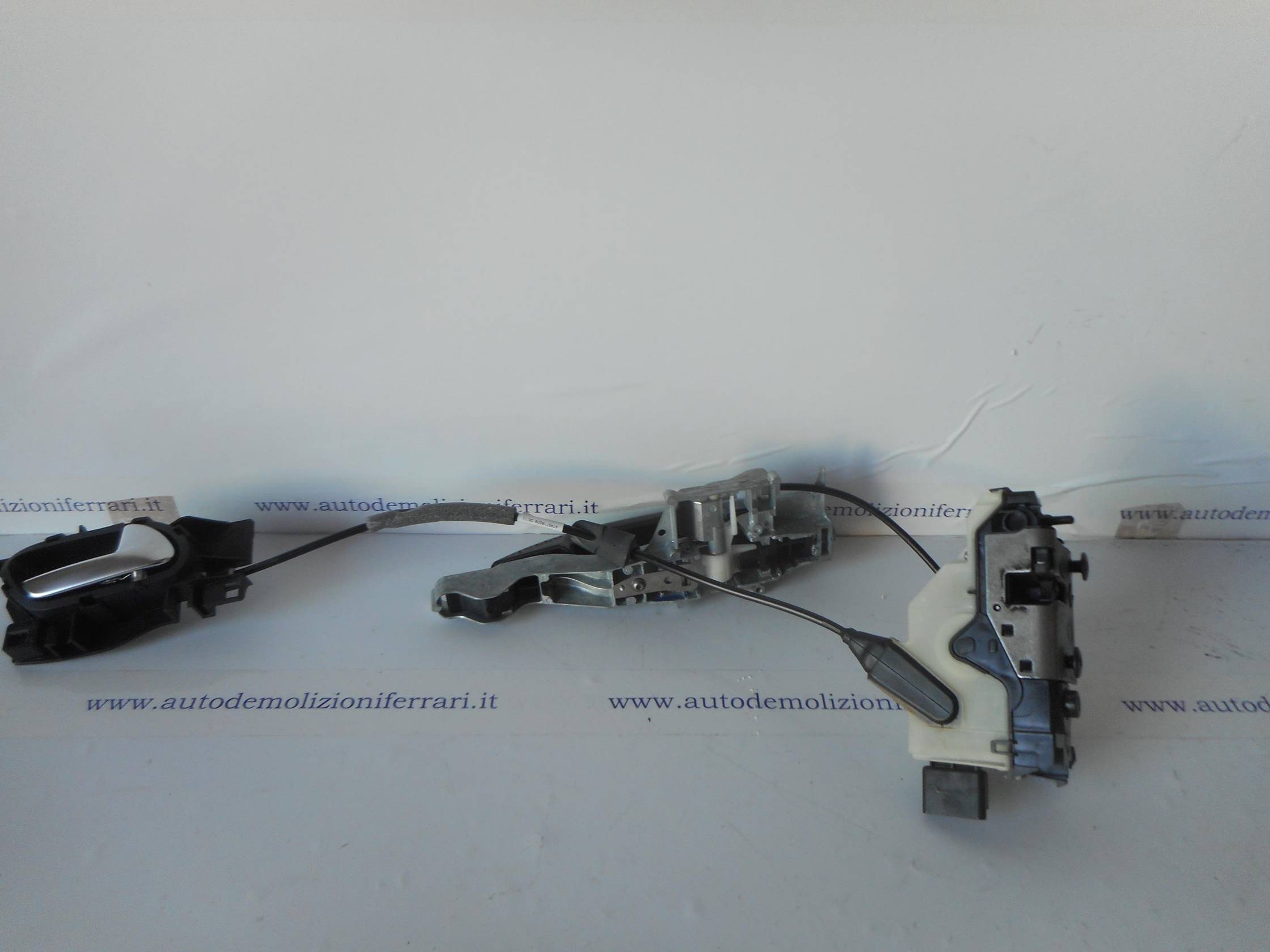 Serratura porta ant. dx.